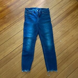 Lucky Brand blue skinny jeans (size 27)